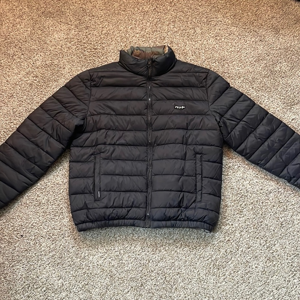 Volcom reversible puffer size M